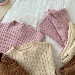 Mini Fashion™ - Stilfuldt og Moderigtigt til Børn - Strikket Sweater og Bukser Online