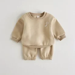 Mini Fashion™ - Varm og behagelig - Træningsdragt med blomsterbroderi Online